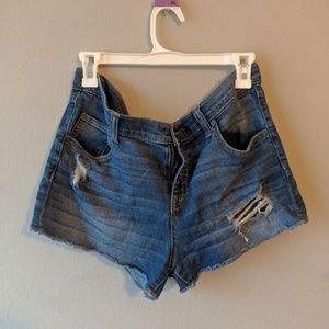 Boyfriend stretch Jean shorts